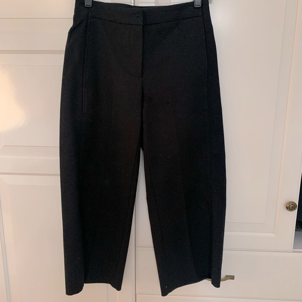 Ann Taylor Factory cropped pants. Never worn. New with tags